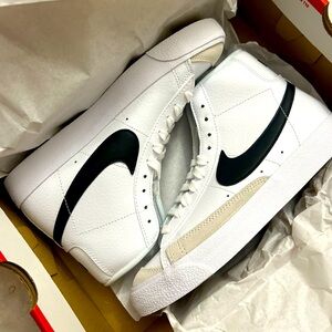 !NEW! Nike Blazer Youth 5.5